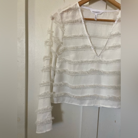 Bcbgeneration white cropped tapered long sleeve blouse shabby chic XS - Picture 4 of 7